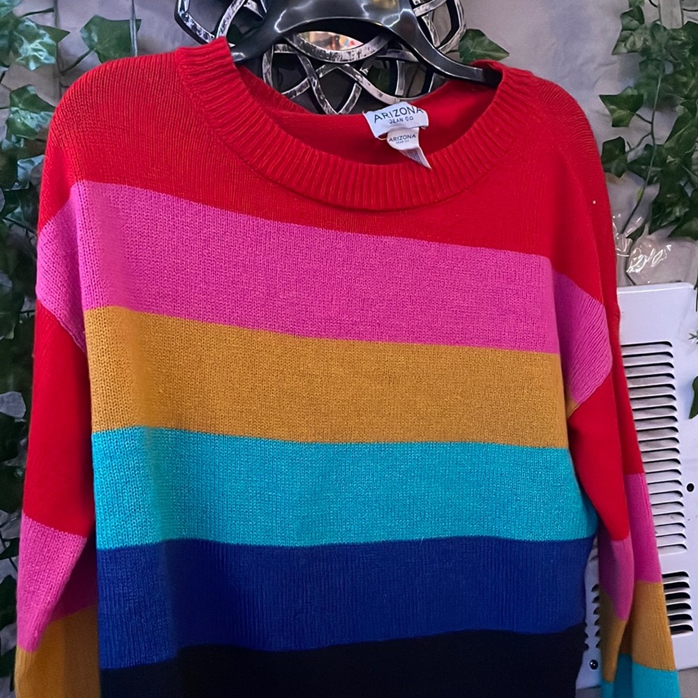 M rainbow striped sweater